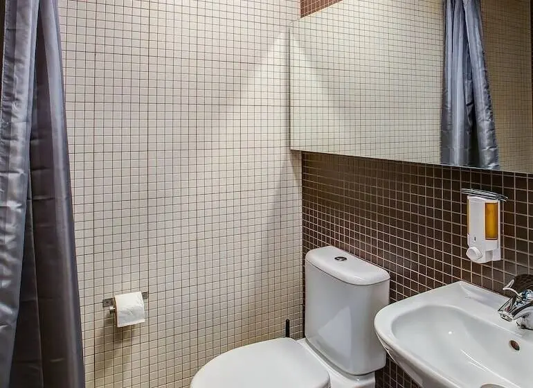 コンフォートルーム, Kirovskie Dachi Motel