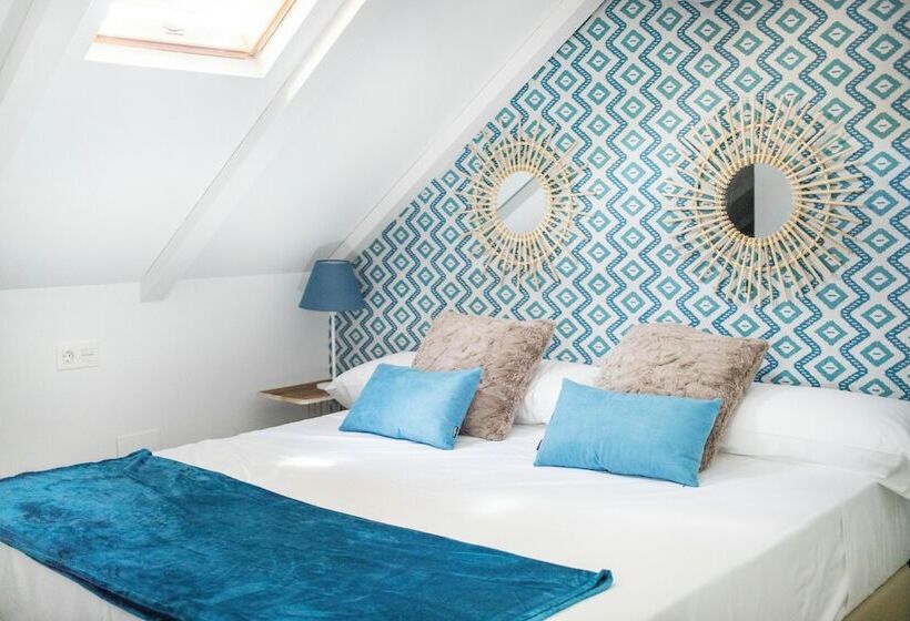 3 Bedroom Duplex Apartment, Feelathome Mártires Apartments