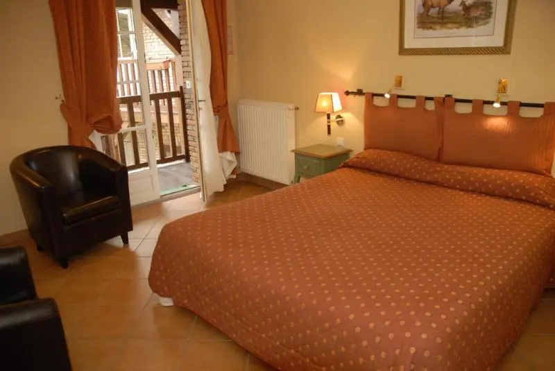 スタンダードルーム, Logis Hôtel Auberge Du Cheval Blanc