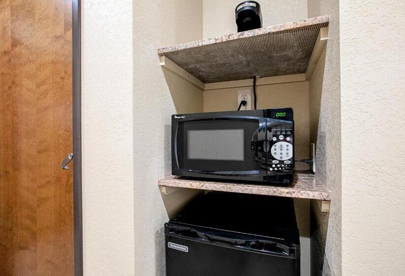 غرفة قياسية سرير كينج, Comfort Suites Fishkill Near Interstate 84