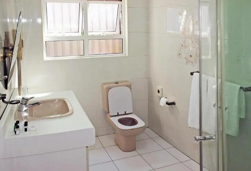 プールビュースタンダードルーム, Durban Manor Guesthouse