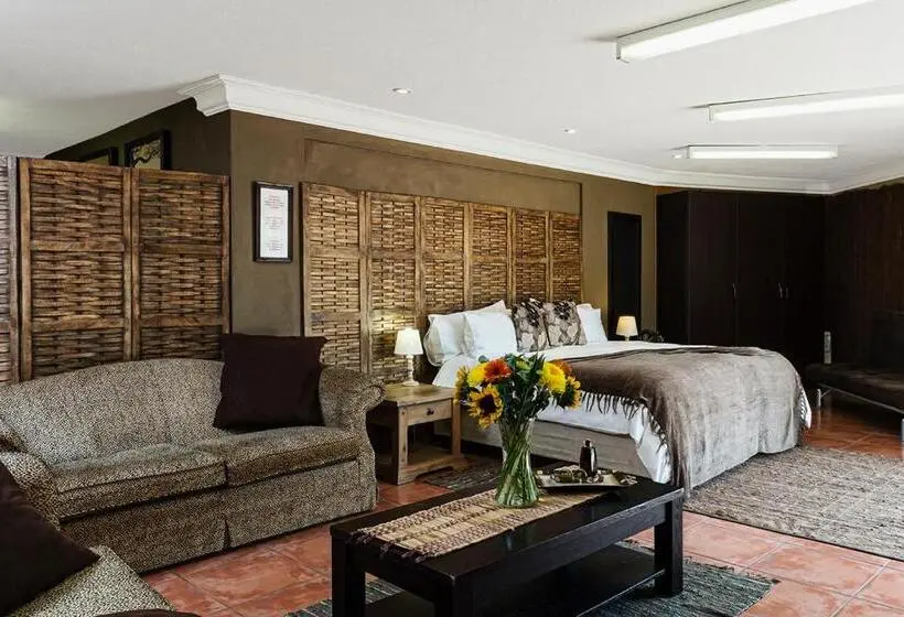 ファミリールーム, Glenda's Guest Suites