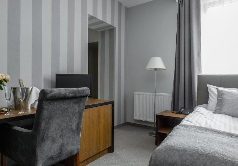 Номер Стандарт Кровать Кинг Адаптированный для Инвалидов, Holiday Inn Express & Suites Houston Westchase Westheimer, An Ihg