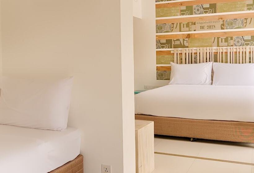 חדר משפחתי, J, Unawatuna