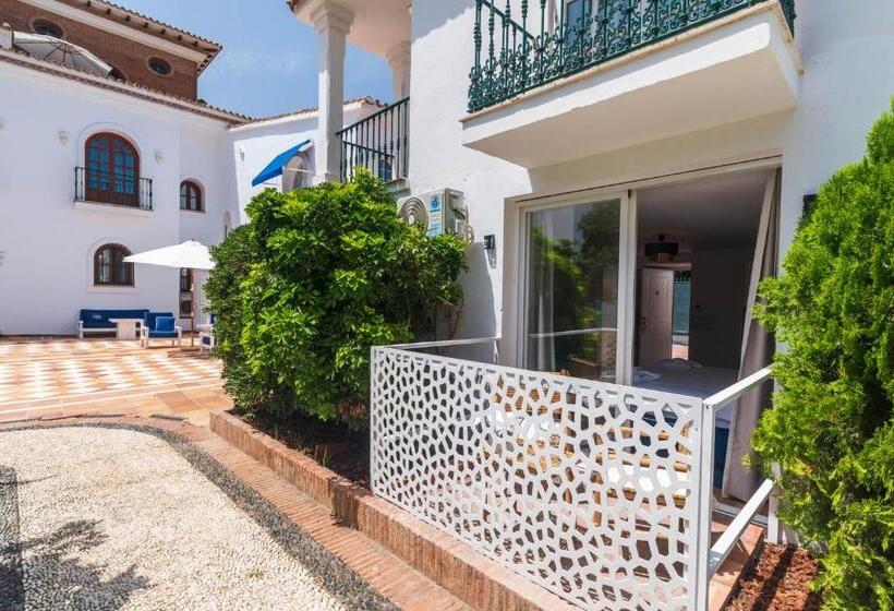 Номер Стандарт Вид на Сад, The Touch Puerto Banús