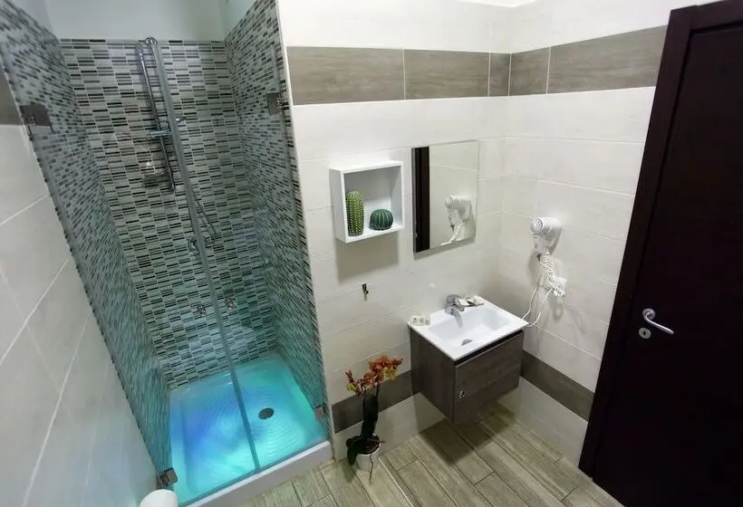 اتاق استاندارد سه نفره, Napoli City Rooms