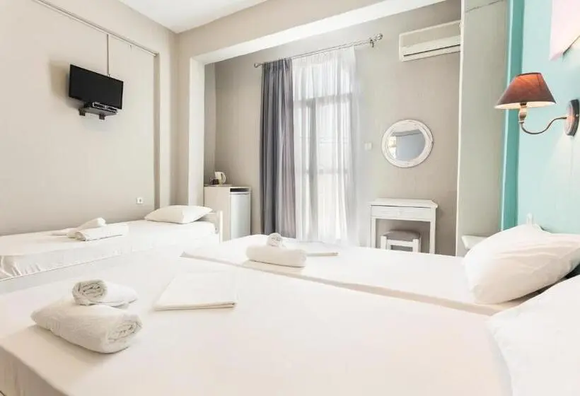 バルコニー付きスタンダードトリプルルーム, Protopapas Rooms