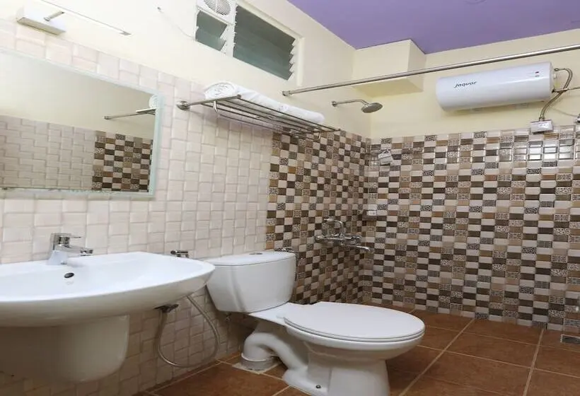デラックスルーム, Fabhotel Colors Service Apartment   Nr Santhome Cathedral Basilica & Marina Beach