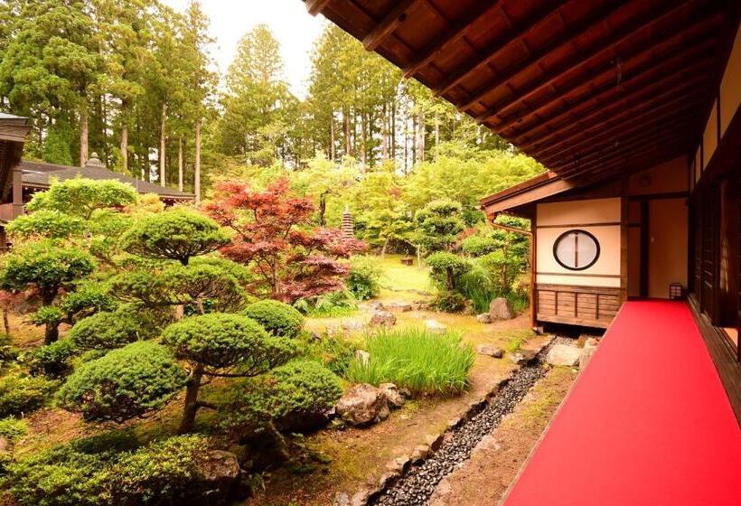 سوئیت جونیور با چشمانداز باغ, 高野山 宿坊 常喜院 Koyasan Shukubo Jokiin