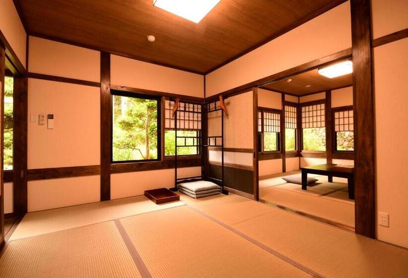 سوئیت جونیور با چشمانداز باغ, 高野山 宿坊 常喜院 Koyasan Shukubo Jokiin