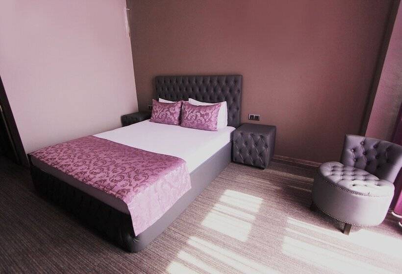 سوییت جونیور, Marton Palace Volgograd