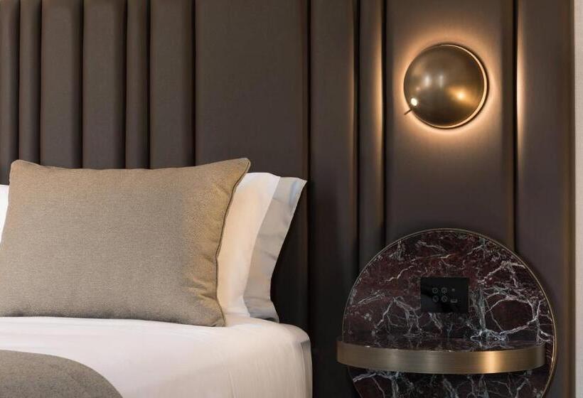 اتاق استاندارد با تخت بزرگ, The Pantheon Iconic Rome Hotel, Autograph Collection