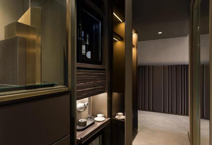 اتاق سوپریور با تخت بزرگ, The Pantheon Iconic Rome Hotel, Autograph Collection