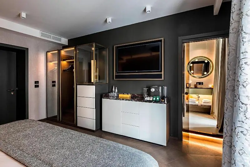 Superior Room King Size Bed