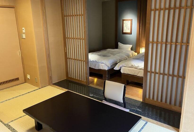 חדר משפחתי, Yukyo No Hibiki Yusai