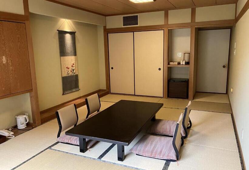 חדר סטנדרט לארבעה, Yukyo No Hibiki Yusai