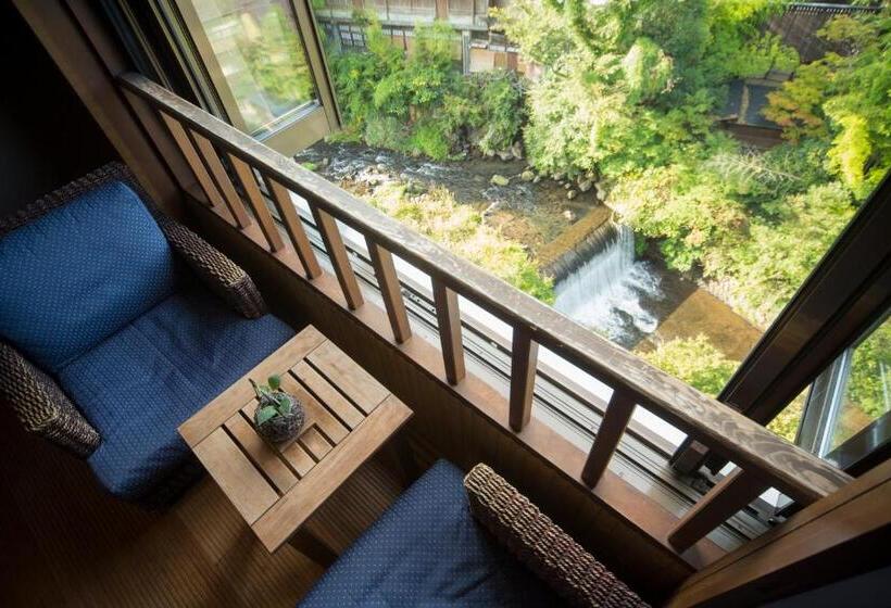 חדר משפחתי, Yukyo No Hibiki Yusai