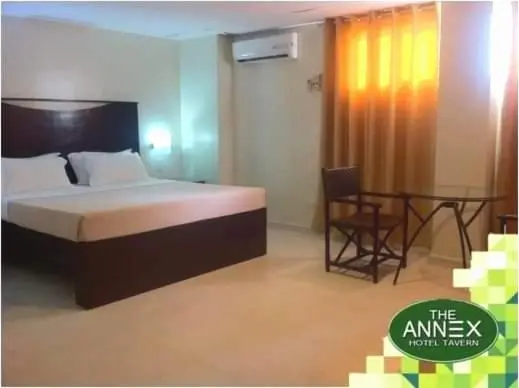 デラックススタジオ, Annex Hotel Tavern