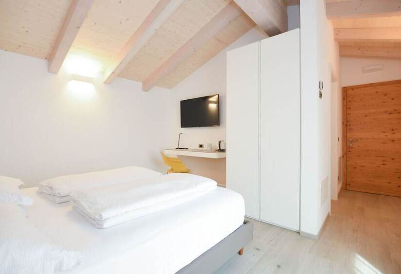 اتاق لوکس با چشمانداز, Agritur Casteller