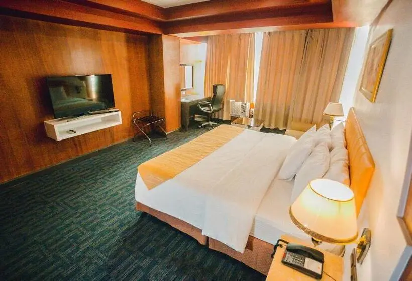 سوئیت با تخت بزرگ, Butuan Grand Palace