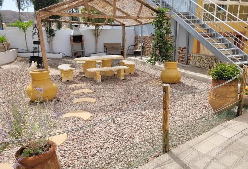 带共用浴室的标准房间, Chabela S Hostel