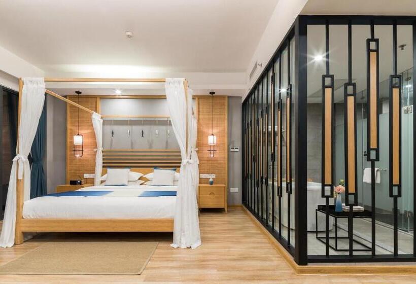 Superior suite with terrace, Yangshuo Zen Garden Resort