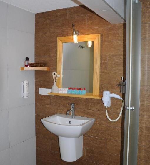 スタンダードトリプルルーム, Butik Pendik