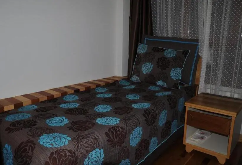 スタンダードトリプルルーム, Butik Pendik
