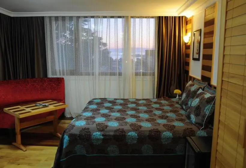 スタンダードトリプルルーム, Butik Pendik