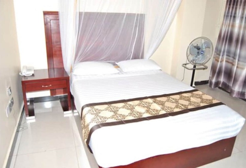 Номер Deluxe, Russell