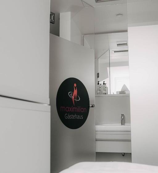 스탠다드 룸, Maximilian
