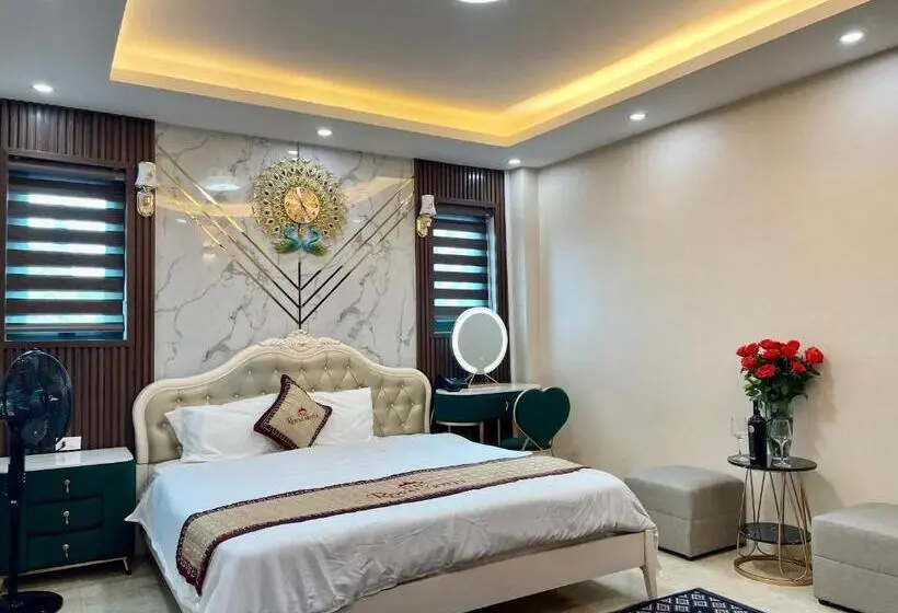 اتاق لوکس, The Royal Hotel Near West Lake