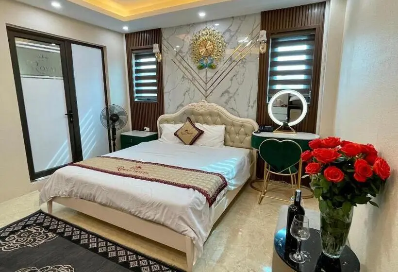 اتاق لوکس, The Royal Hotel Near West Lake