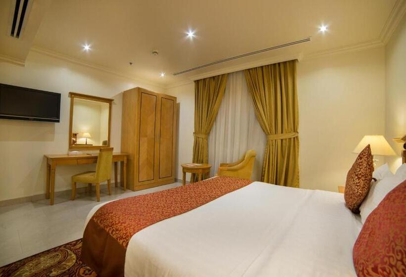 דירת שלושה חדרים, Al Rashid Residence