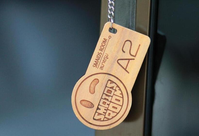 디럭스 룸 킹사이즈 침대, Smaids Room