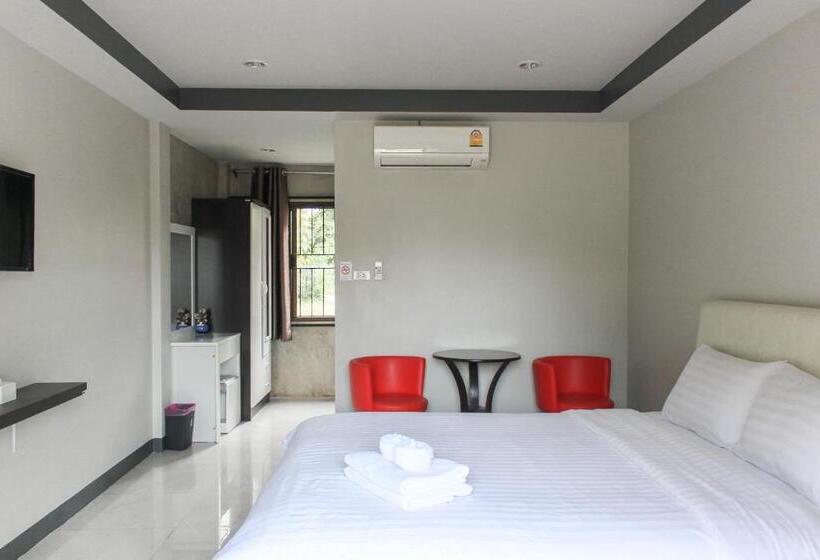 디럭스 룸 킹사이즈 침대, Smaids Room