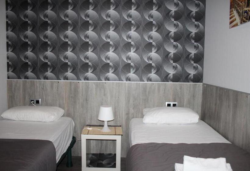 Номер Стандарт Совместная Ванная, Bcn Condal Hostal