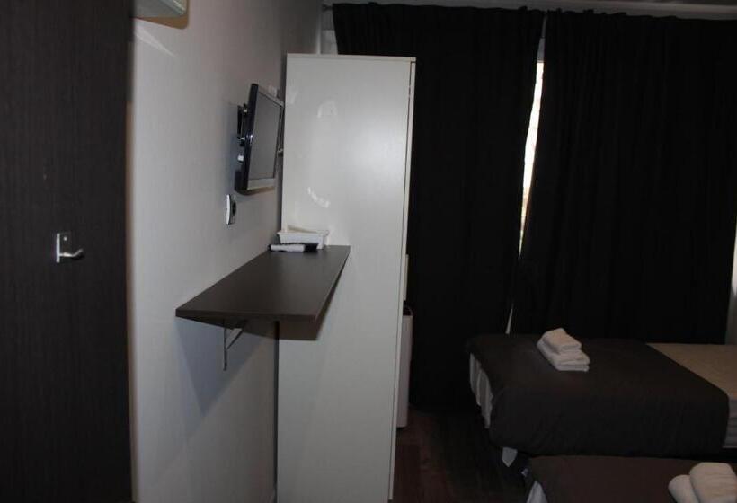 Номер Стандарт Совместная Ванная, Bcn Condal Hostal