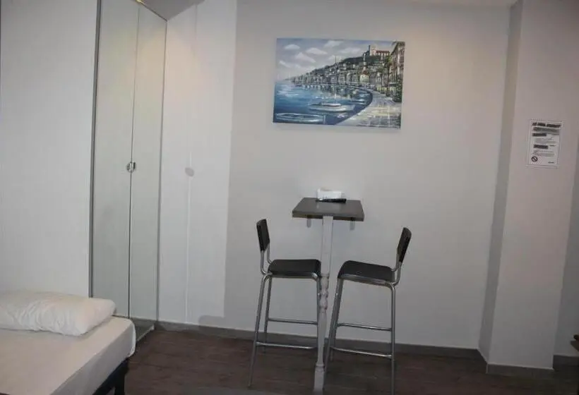 اتاق خانوادگی, Bcn Condal Hostal