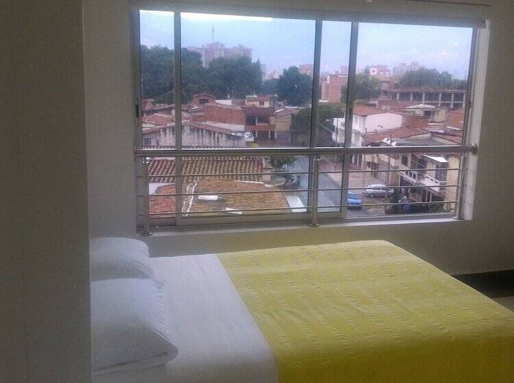 Quarto Familiar, Csi Medellín