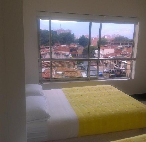 Quarto Estandar, Csi Medellín