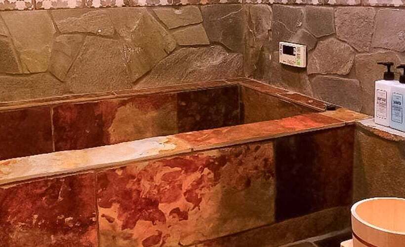 패밀리 룸, Gion Koh