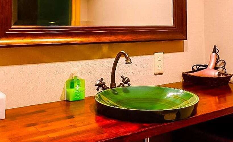 패밀리 룸, Gion Koh