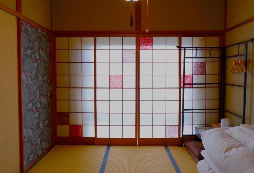 스탠다드 룸 공동 욕실, Gion Koh