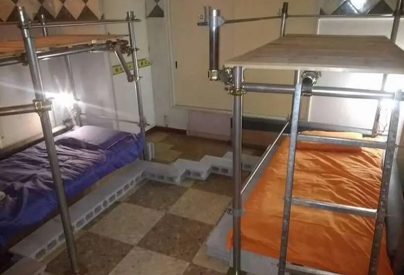 ルームシェアのワンベッド, Ila Hakushu Guest House