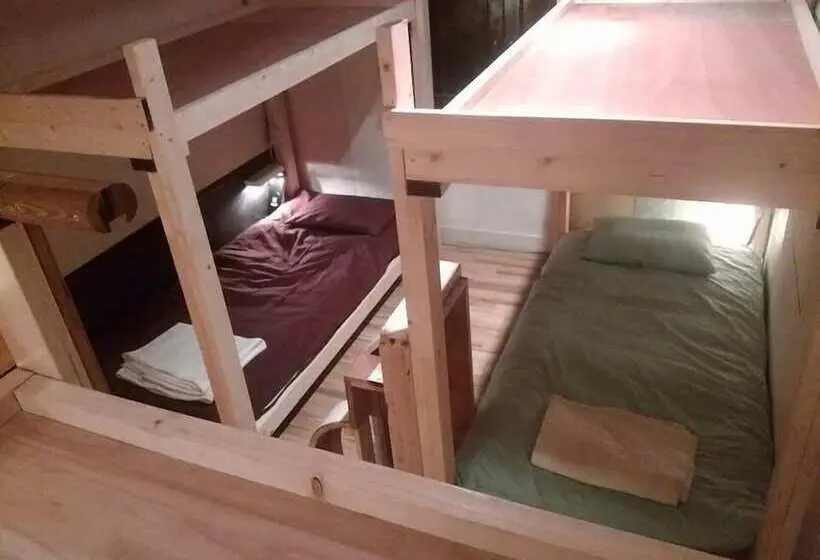 ルームシェアのワンベッド, Ila Hakushu Guest House