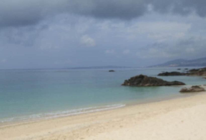 침실 1개 주택, Nirai Onna