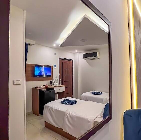 اتاق لوکس با چشم‌انداز, Panorama Pyramids Inn