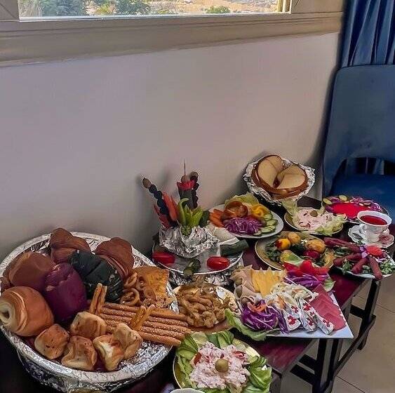 اتاق لوکس با چشم‌انداز, Panorama Pyramids Inn