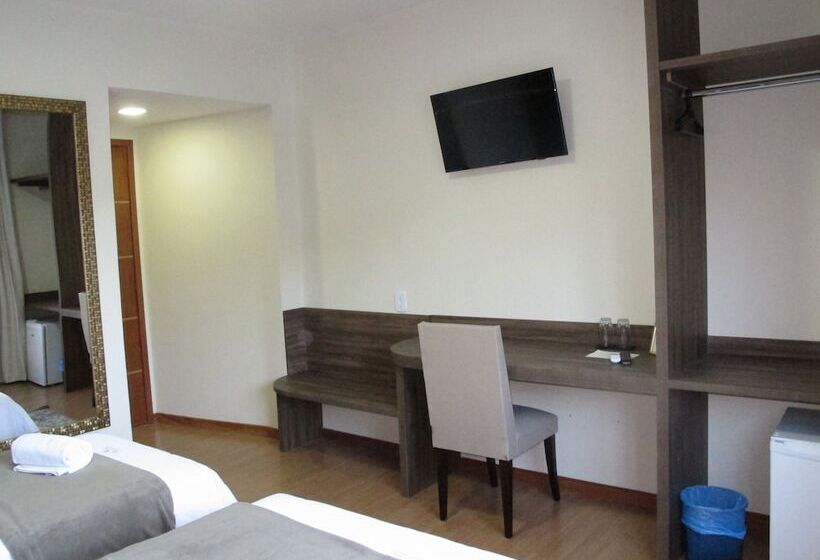 Quarto Triplo Superior, & Pousada Princesa Isabel Rua Teresa